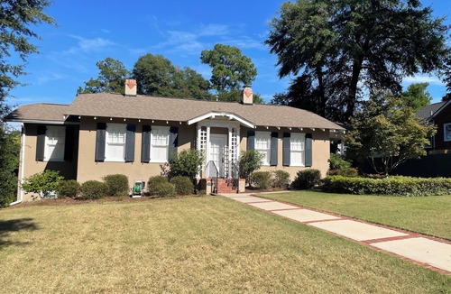 Summerville House | Spacious 5-Bedroom Home with Private Guest Cottage