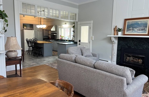 Brandon House | Spacious 5-bedroom home in downtown Brandon