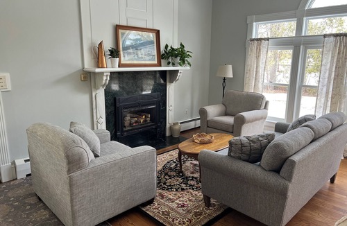 Brandon House | Spacious 5-bedroom home in downtown Brandon