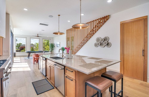 Caney City House | Spacious 5-bedroom house on Cedar Creek Lake with Pool, Spa, & Boat Dock