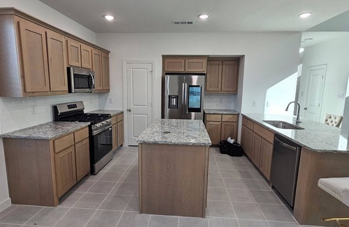 Forney House | Spacious 5-bedroom house with WiFi, AC in brilliant Mesquite