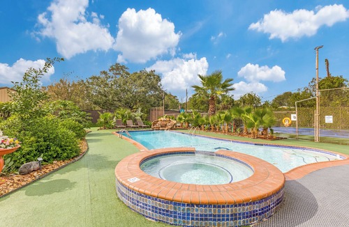 Pasadena House | Spacious 5-bedroom house with Pool, Tennis Court, and Fitness Room!