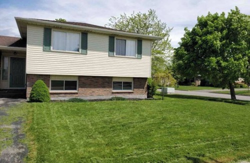 Welland House | Spacious 5-bedroom house, near attractions