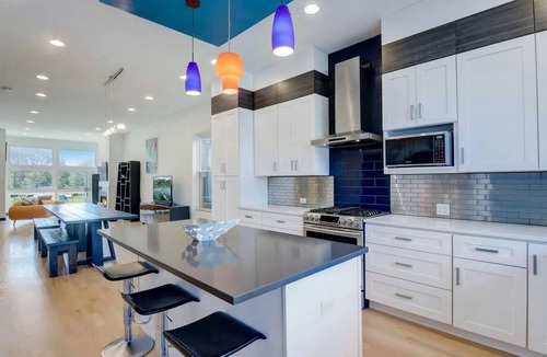 West Town House | Spacious 5-bedroom house great for large groups