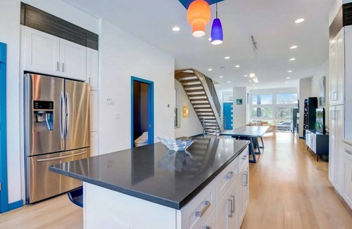 West Town House | Spacious 5-bedroom house great for large groups