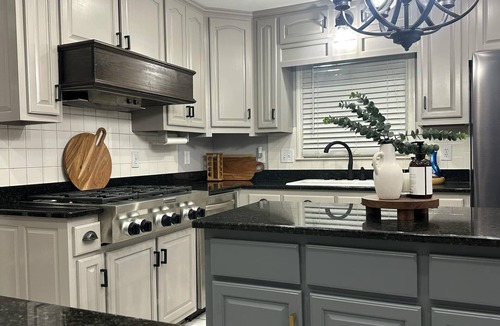 Harvest House | Spacious 5-bedroom house w/fitness room, WiFi. Just like home away from home!