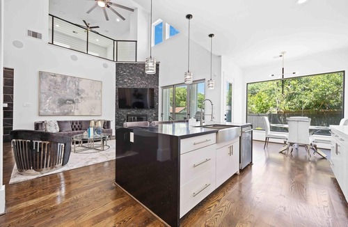 Garden Oaks House | Spacious 5-bedroom house In Houston, TX