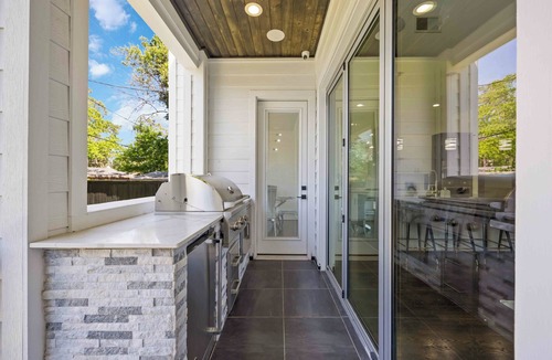 Garden Oaks House | Spacious 5-bedroom house In Houston, TX