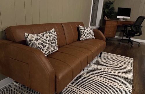 South Overton House | Spacious 5-bedroom house in charming Lubbock with WiFi and AC