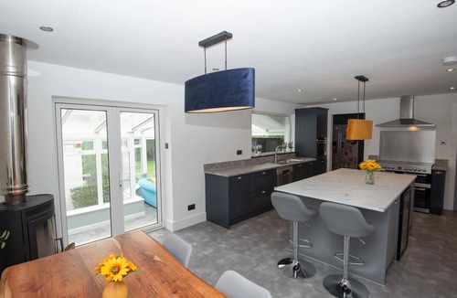 Dunblane House | Spacious 5-Bedroom House