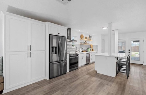 Brazos House | Spacious 5-bedroom house in charming Waco with AC