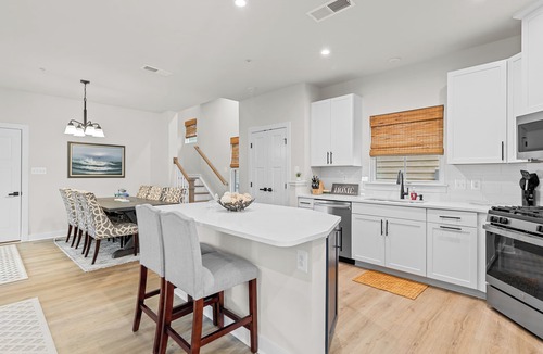 Bayside House | Spacious 5-bedroom house with Golf simulator in Berlin