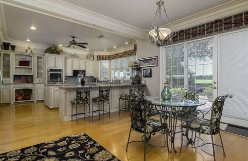 Durant House | Spacious 5-bedroom house with great location to Texoma lake, shops and Casino