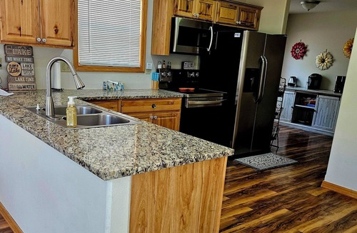 Golden House | Spacious 5-bedroom house on Table Rock Lake. It's a entertainers dream!