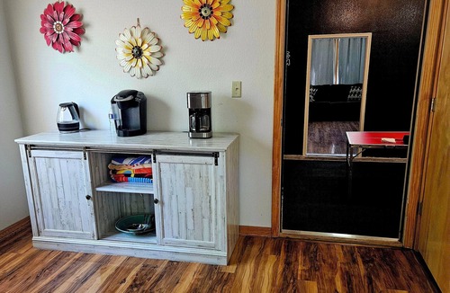 Golden House | Spacious 5-bedroom house on Table Rock Lake. It's a entertainers dream!