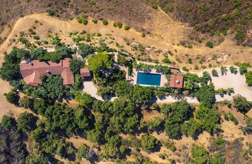 Malibu House | Spacious 5-bedroom house with fitness room and AC in beautiful Malibu