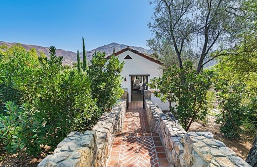 Malibu House | Spacious 5-bedroom house with fitness room and AC in beautiful Malibu