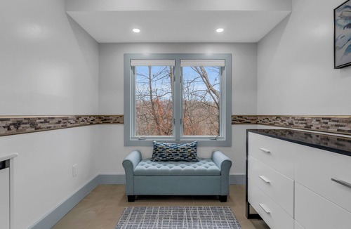 Monroe House | Spacious 5-bedroom house in charming Monroe with AC