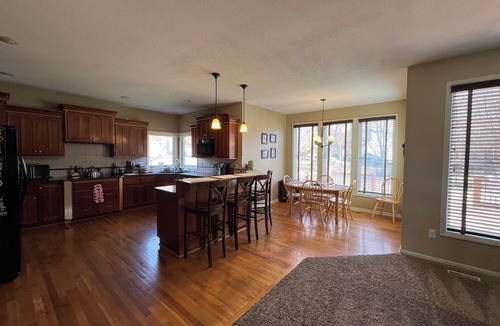 Olathe House | Spacious 5-bedroom house in Olathe. Finished basement and outdoor deck/space.