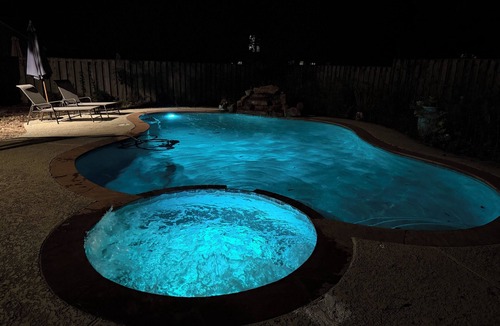 Alden Bridge House | Spacious 5-bedroom house with AC in marvelous Spring with pool and spa