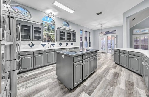 Ennis House | Spacious 5-bedroom Lakeside Retreat w/Pool in Ennis, TX -Sleeps 14