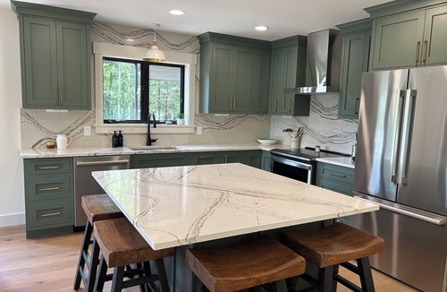 Rochester Ski Chalet | Spacious 5 bedroom Mountain Chalet with Sauna