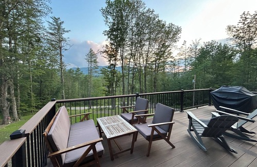 Rochester Ski Chalet | Spacious 5 bedroom Mountain Chalet with Sauna