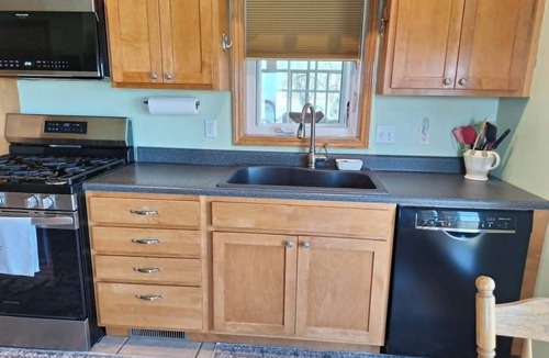 Ponca City House | Spacious 5-bedroom overlooking Kaw Lake