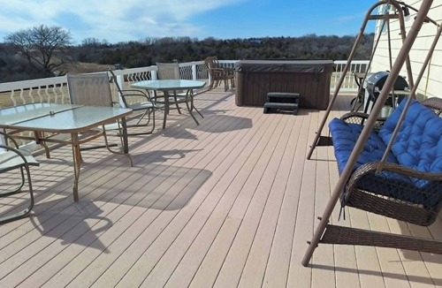 Ponca City House | Spacious 5-bedroom overlooking Kaw Lake
