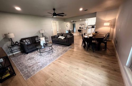 Bellville Other | Spacious 5-bedroom Ranch House in Bellville