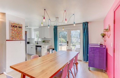 Berkley House | Spacious 5-Bedroom Retreat - Hot Tub - Games