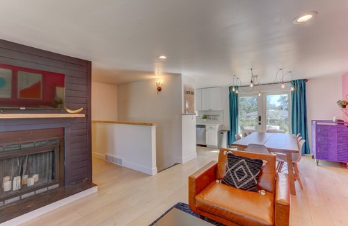 Berkley House | Spacious 5-Bedroom Retreat - Hot Tub - Games