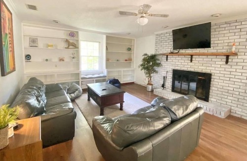 Mount Berry House | Spacious 5 Bedroom Roman Charm