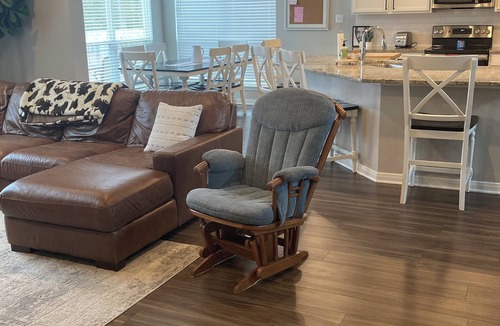 College Station House | Spacious 5-bedroom TAMU house in Bryan with WiFi, AC
