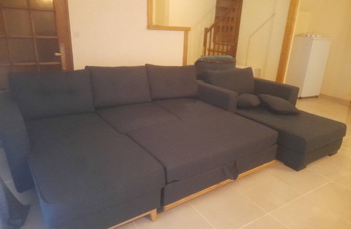 Combrand House | Spacious 5-bedroom townhome in terrific Combrand with WiFi