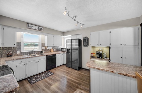 Bourbonnais House | Spacious 5-bedroom Retreat in Bourbonnais - Steps from Campus