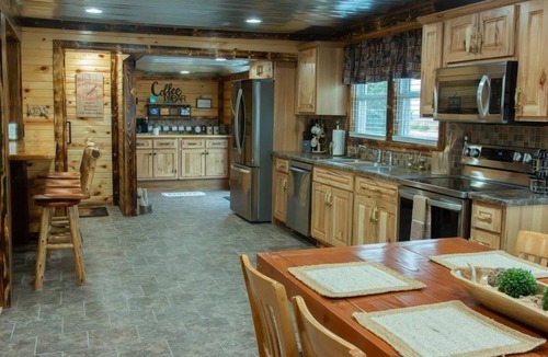 Fort Riley House | Spacious 5-bedroom house Arcade room, beautiful views in peaceful country.