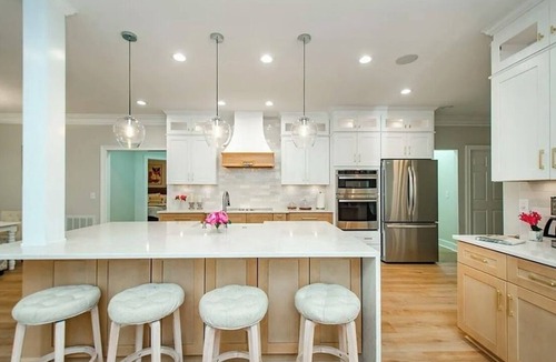 Gainesville House | Spacious 5-bedroom house in charming Gainesville lake side with WiFi, Hot Tub.