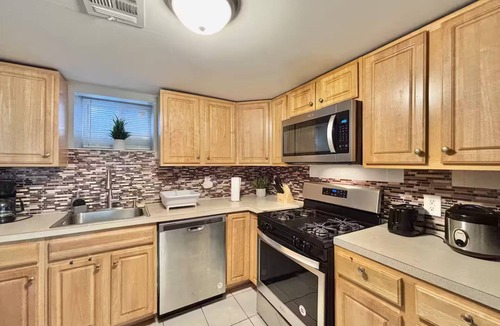 North Bergen Apartment | Spacious 5-bedroom apartment with AC, WiFi in superb North Bergen