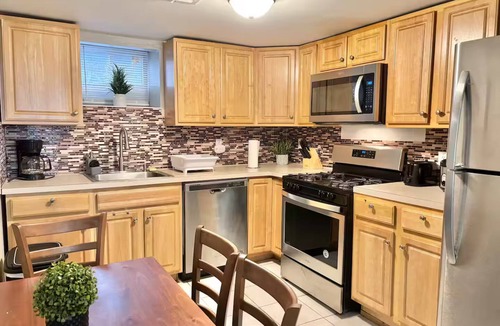 North Bergen Apartment | Spacious 5-bedroom apartment with AC, WiFi in superb North Bergen