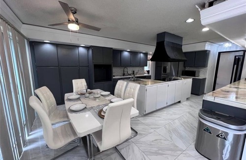 Lakeview  Jefferson County House | Spacious 5 bedroom house in Port Arthur!