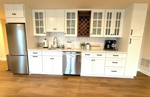 Purcellville House | Spacious 5-bedroom Lakefront View Home