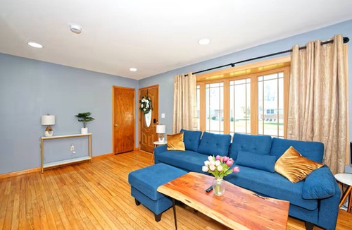 Rotterdam House | Spacious 5-bedroom house in Schenectady.