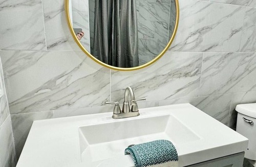 Rotterdam House | Spacious 5-bedroom house in Schenectady.