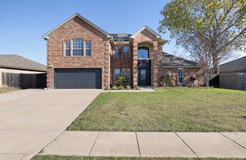 Burleson Villa | Spacious 5-bedroom villa in welcoming Burleson with WiFi, AC