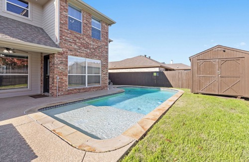 Burleson Villa | Spacious 5-bedroom villa in welcoming Burleson with WiFi, AC