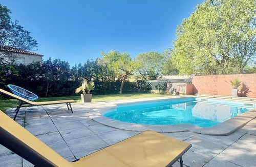 Claret Villa | Spacious 5-bedroom villa with AC in perfect Claret