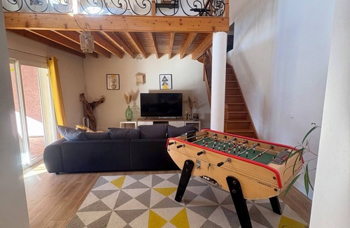 Claret Villa | Spacious 5-bedroom villa with AC in perfect Claret