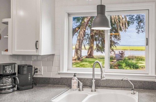 Beaufort House | Spacious 5-bedroom waterfront home with dock