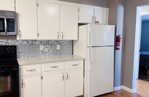 Calgary House | Spacious 5 bedrooms sleep 22